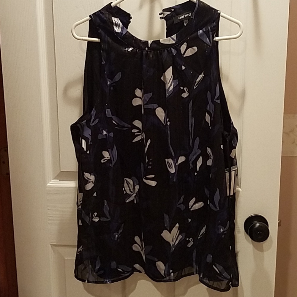 Sleeveless blouse